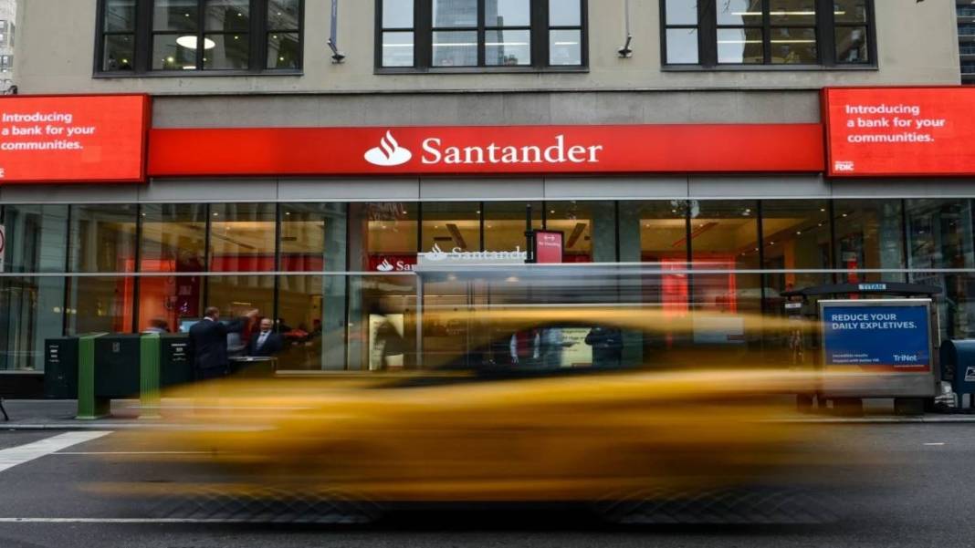 Dev banka o ülkeye resmen satıldı! 5 milyon müşteri diken üstünde 5